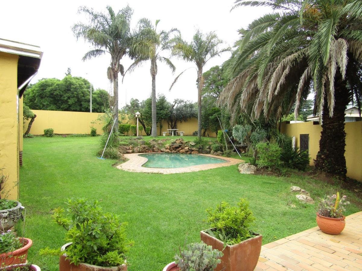 Phomolong Guest House, Westgate, Roodeporte Roodepoort Buitenkant foto